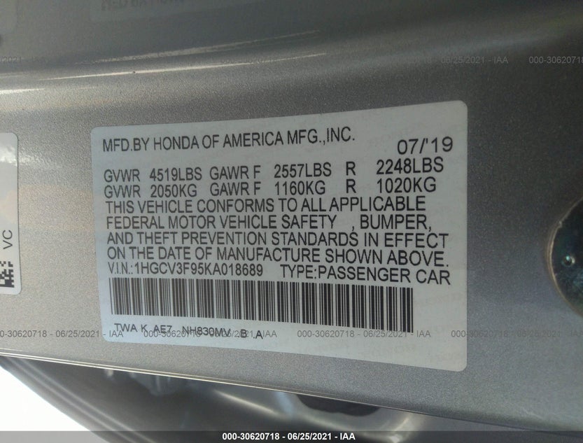 1HGCV3F95KA018689