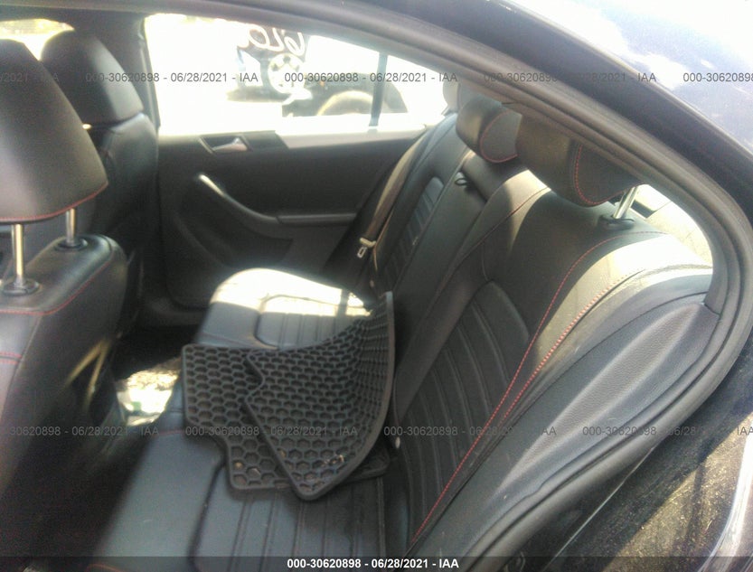 3VW5A7AJXDM275913