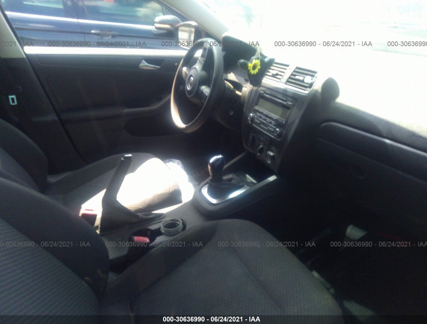 3VW2K7AJ8BM372251