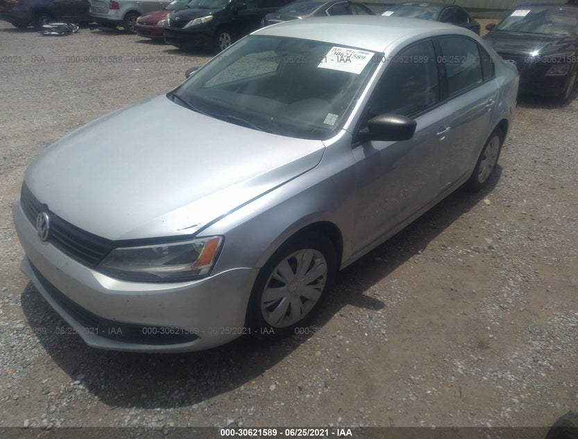3VW2K7AJ2CM335584