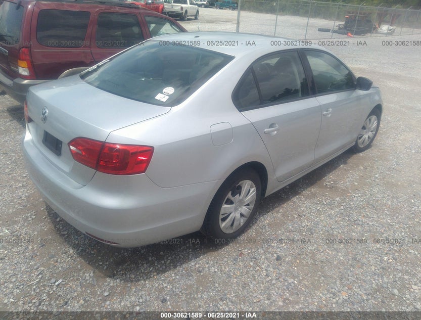 3VW2K7AJ2CM335584