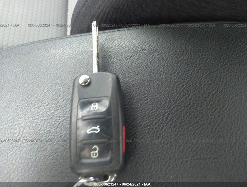 3VW2B7AJ1HM370284