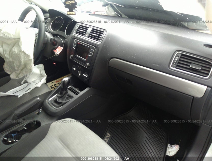 3VW2B7AJ4HM262516