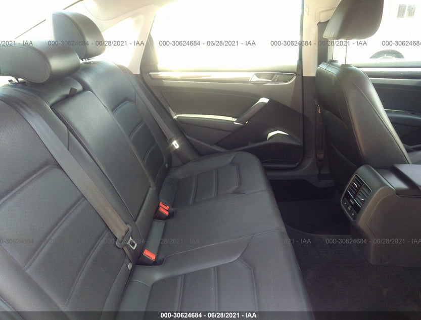 1VWGT7A37HC034371