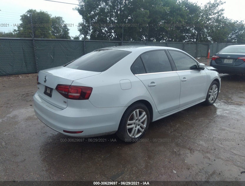 3VW2B7AJ8HM329313