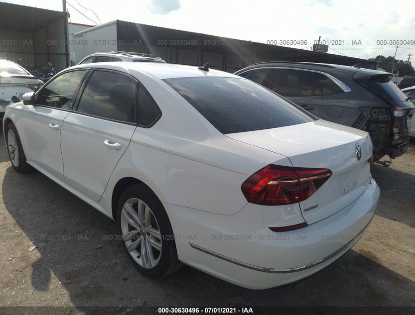 1VWLA7A33KC010063