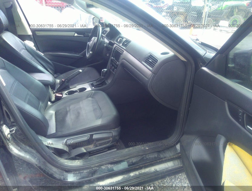 1VWBN7A38EC084695