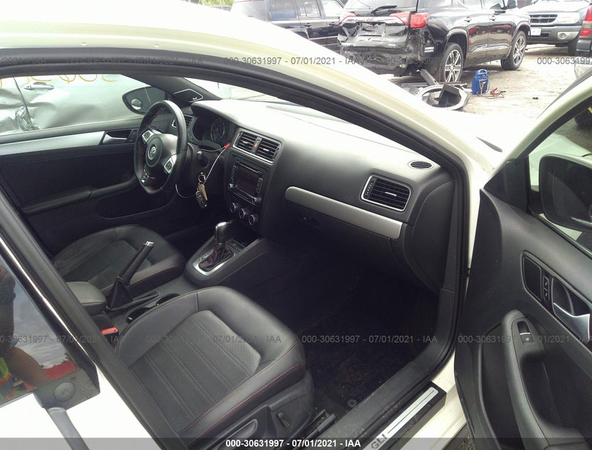 3VW4S7AJ7EM213010