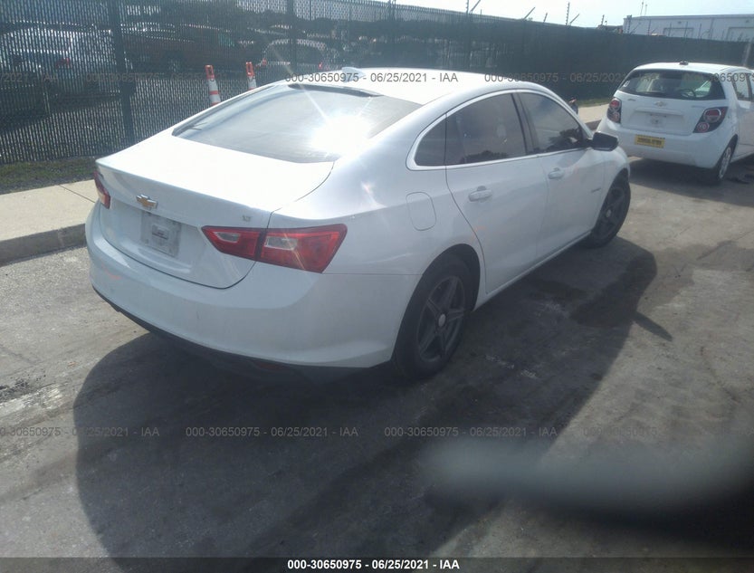 1G1ZE5ST2GF303195