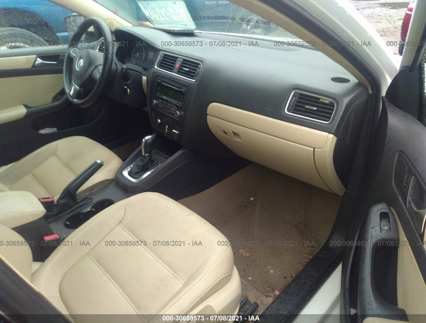 3VWDX7AJ9CM131696