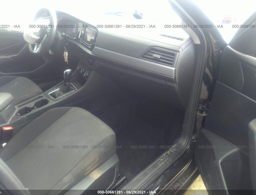 3VWCB7BU5KM127811