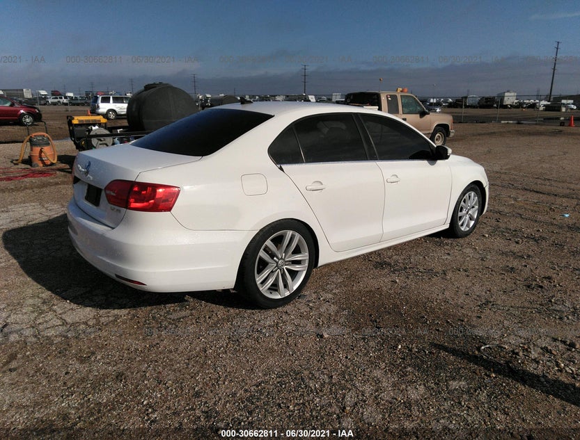 3VWDX7AJ0DM364075