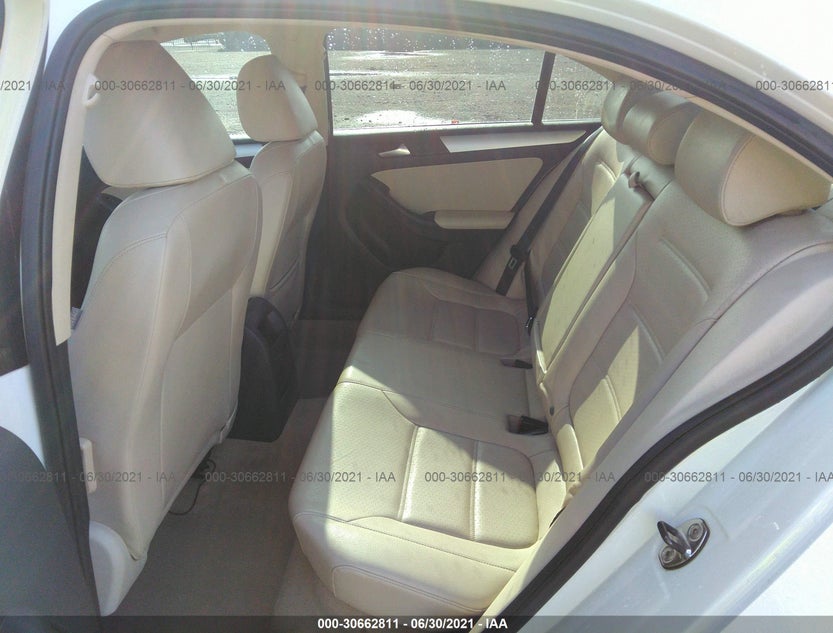3VWDX7AJ0DM364075