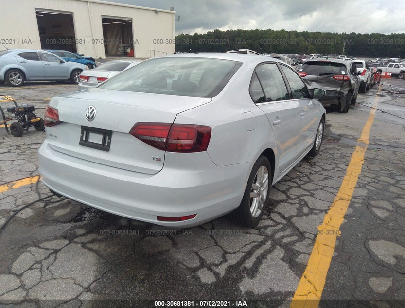 3VW2B7AJXHM365780
