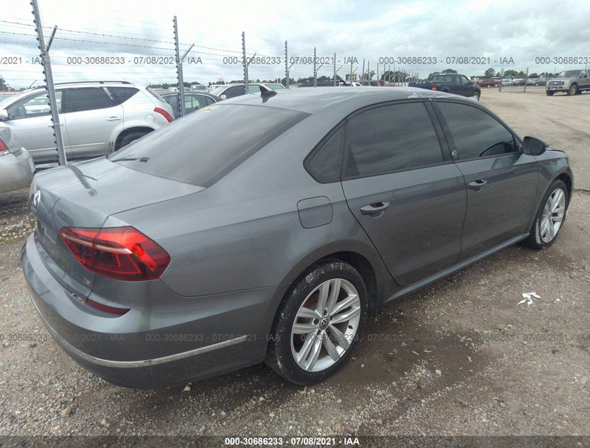 1VWLA7A38KC009555