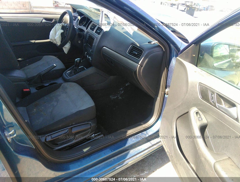 3VW2B7AJ5HM402010