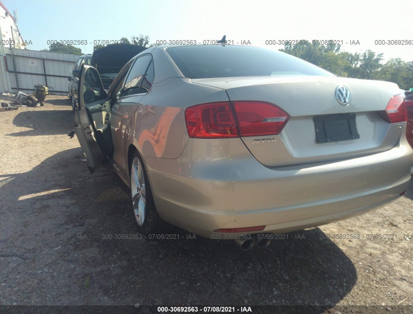 3VW3L7AJ9DM234495
