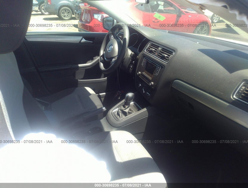 3VW2B7AJ7HM389812