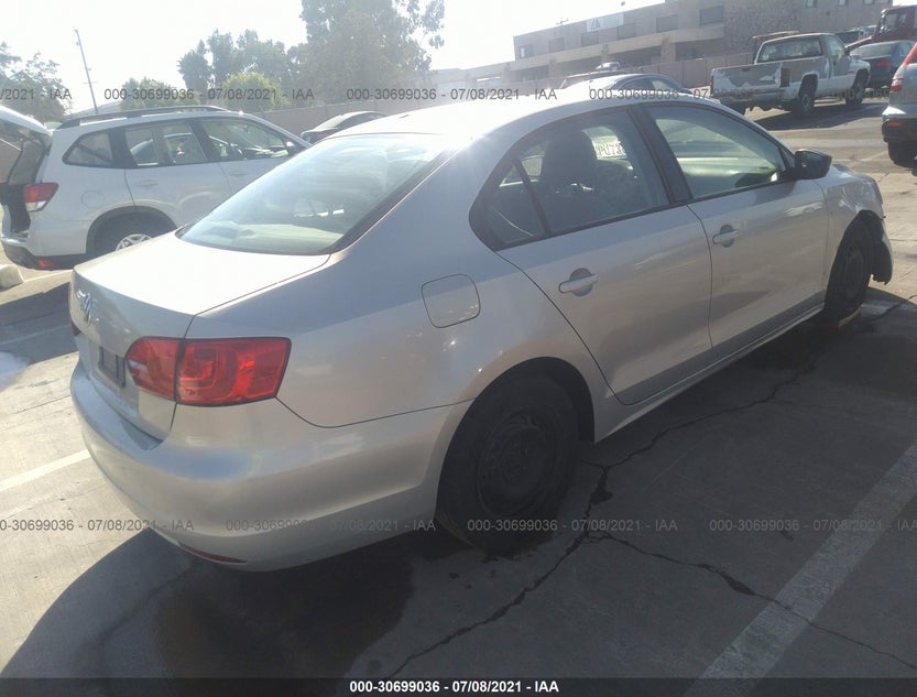 3VW2K7AJ2BM332179