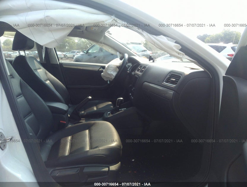 3VWDB7AJ2HM207054