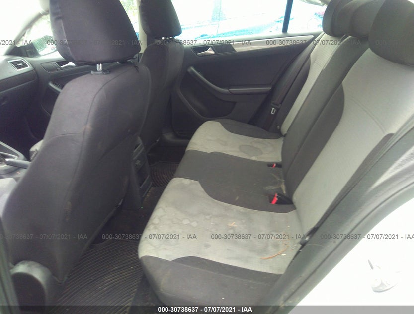 3VW2B7AJ4HM222095