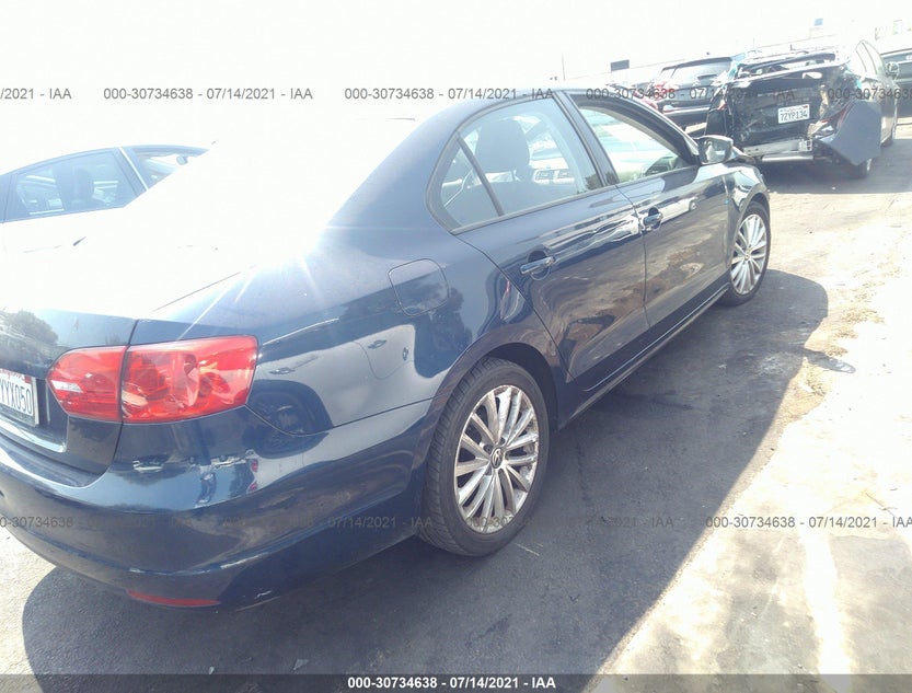 3VW2K7AJ8DM355761