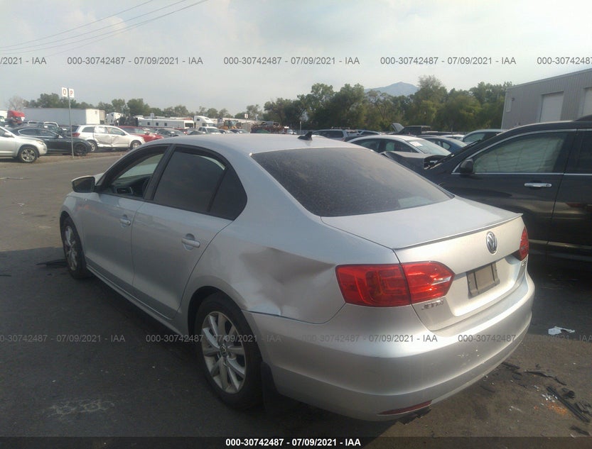 3VWDP7AJ8CM357373