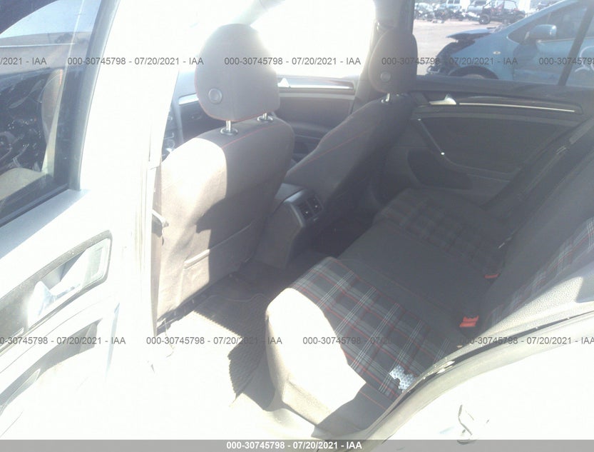 3VW4T7AU9FM040261