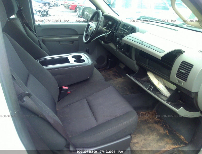 1GCRCPE06CZ284055