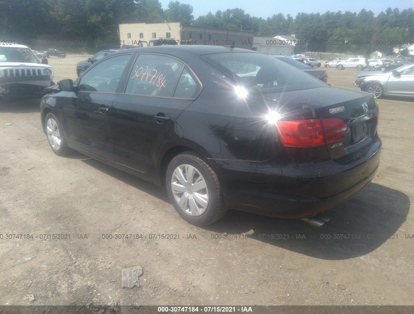3VWD17AJ2EM370107
