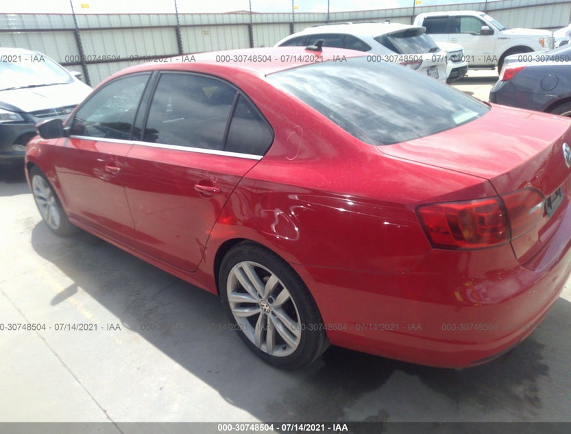 3VWB17AJ5EM330711