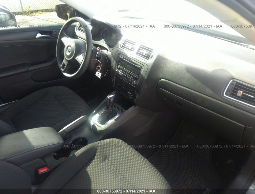 3VW2K7AJXEM303811