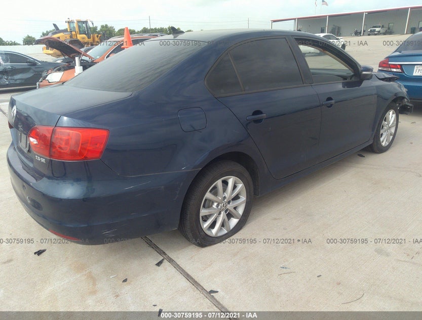 3VWDX7AJ3BM328555