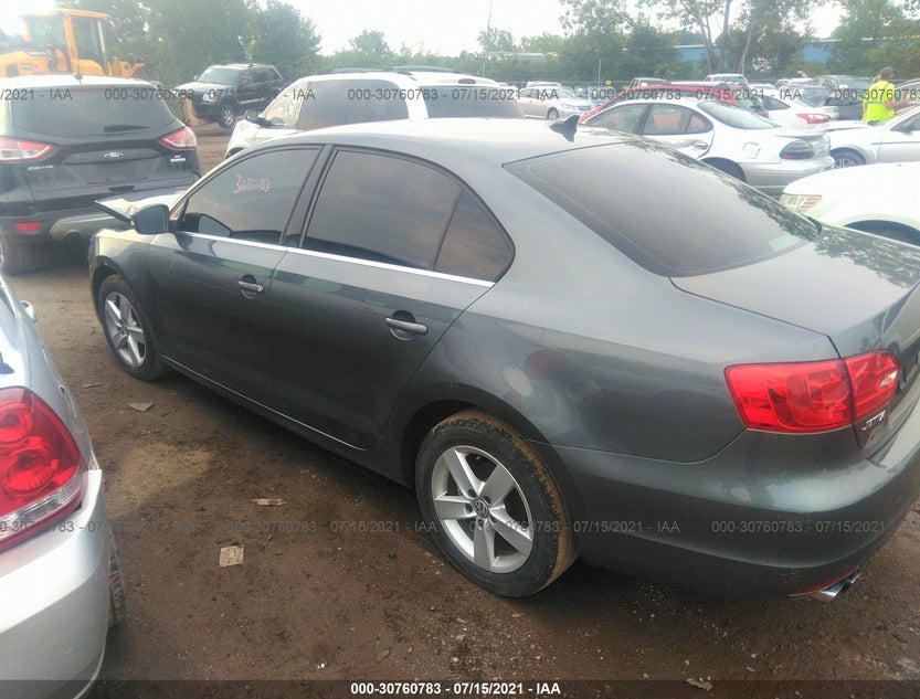 3VW3L7AJXDM277551