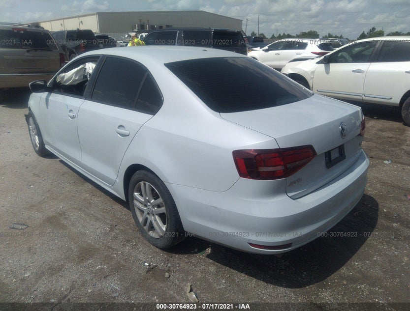 3VW2B7AJ2JM215300