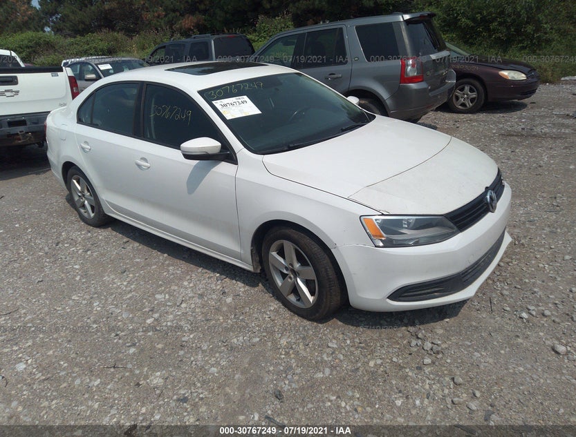 3VW3L7AJ3BM125494