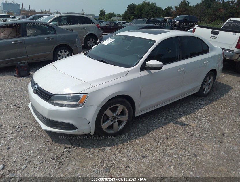 3VW3L7AJ3BM125494