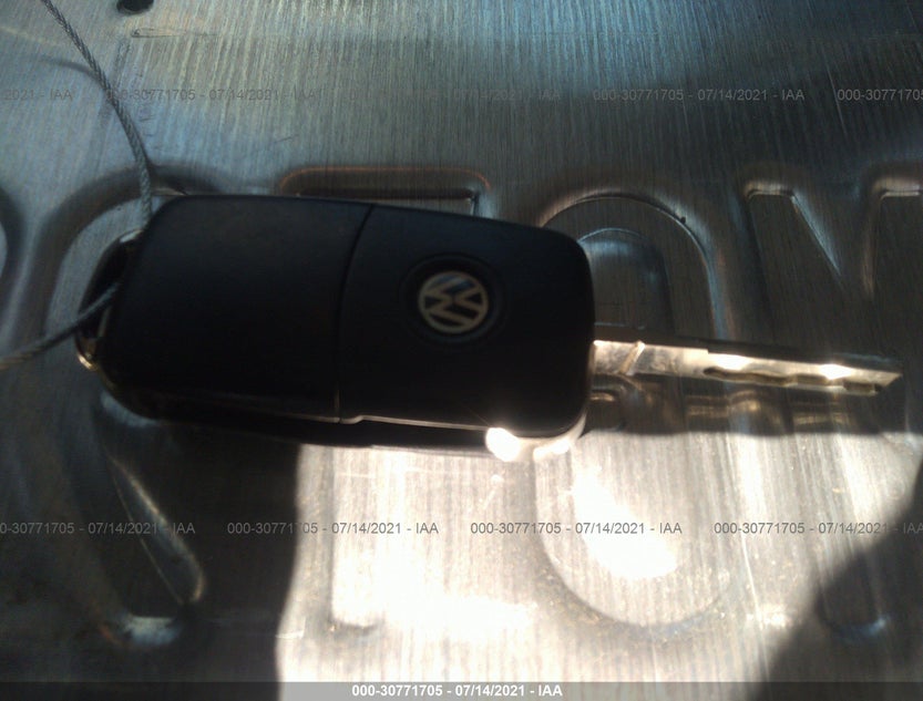 3VW2K7AJ9BM049228