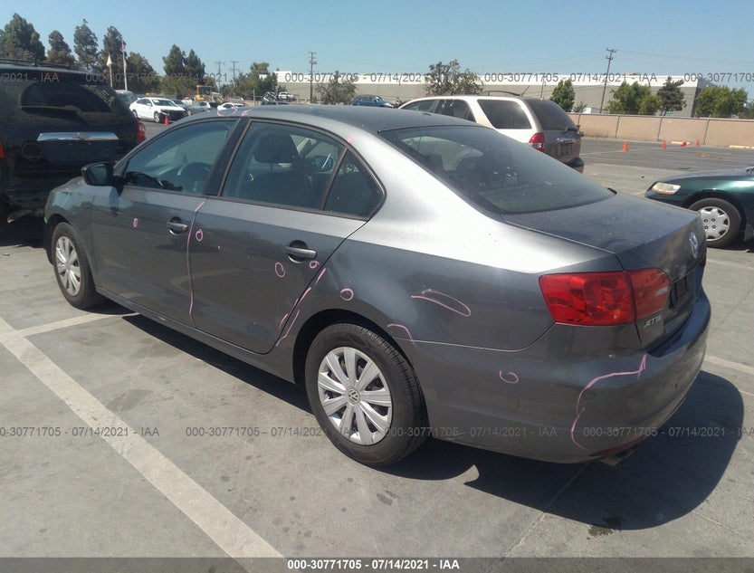 3VW2K7AJ9BM049228