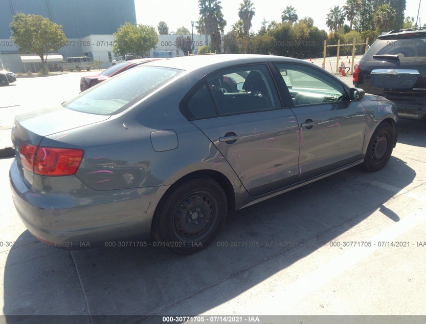 3VW2K7AJ9BM049228