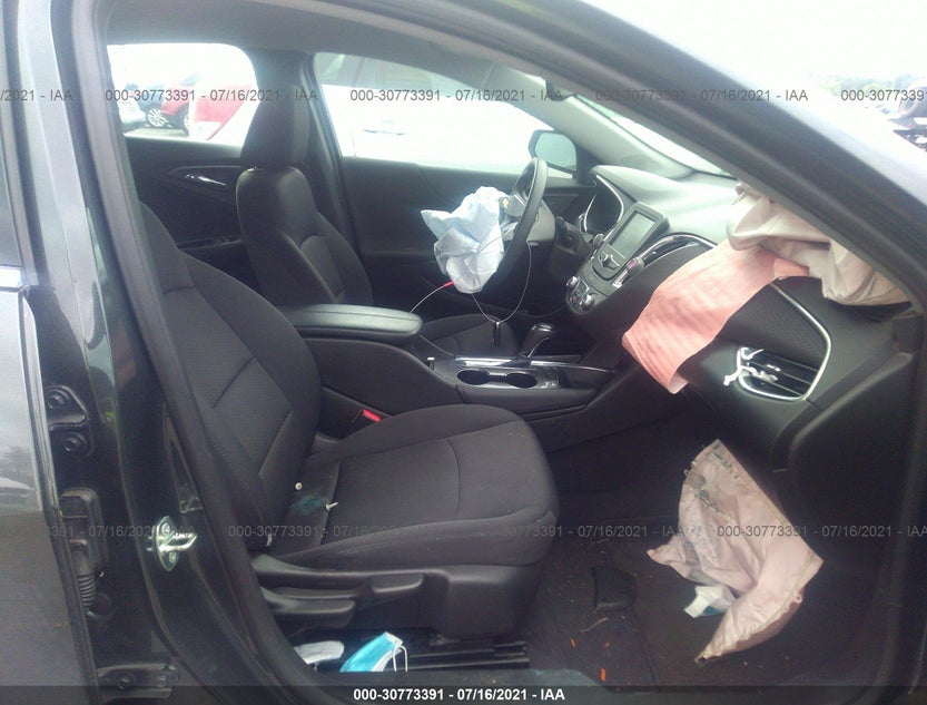 1G1ZE5ST6HF102661