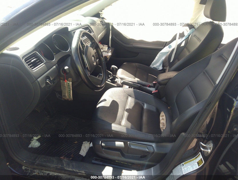3VWDB7AJ9HM245087