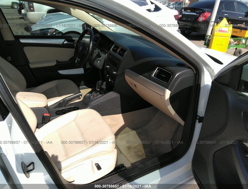 3VWD07AJ9EM414364