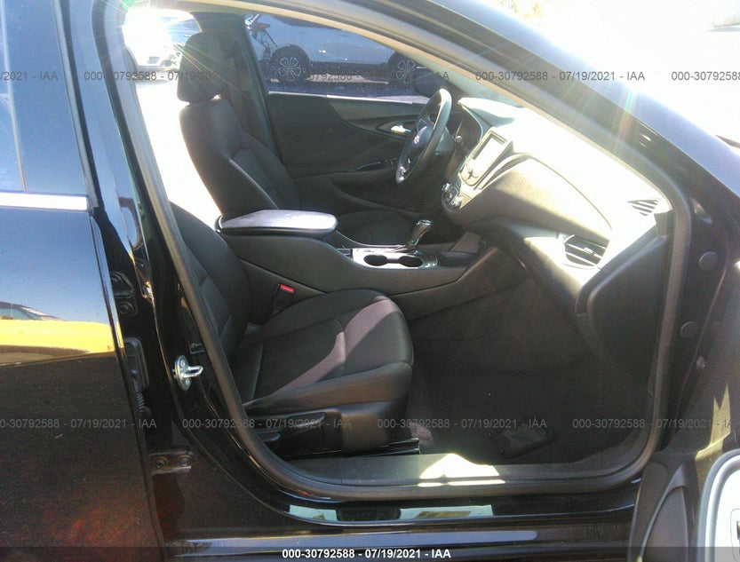 1G1ZB5ST6GF299452