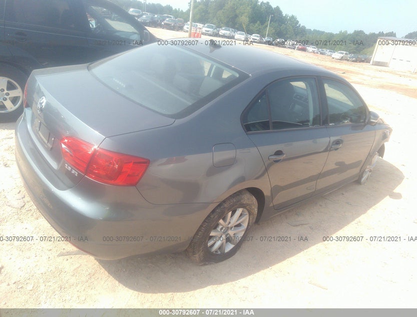 3VWDX7AJ9CM417211