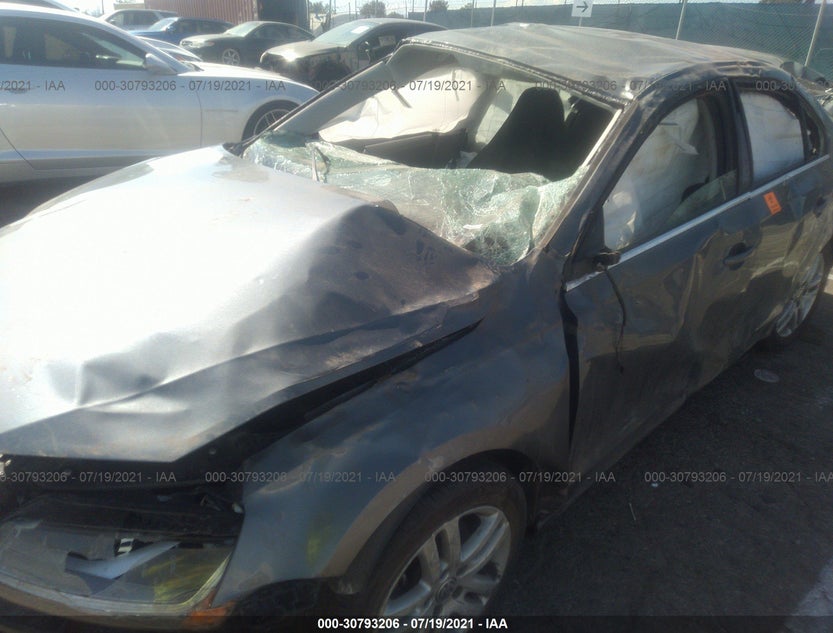 3VW2B7AJ6HM263179