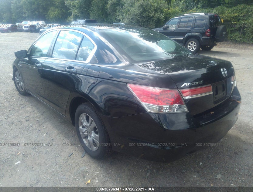1HGCP2F61CA200272
