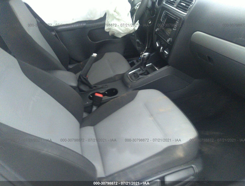3VW2B7AJ3HM351090