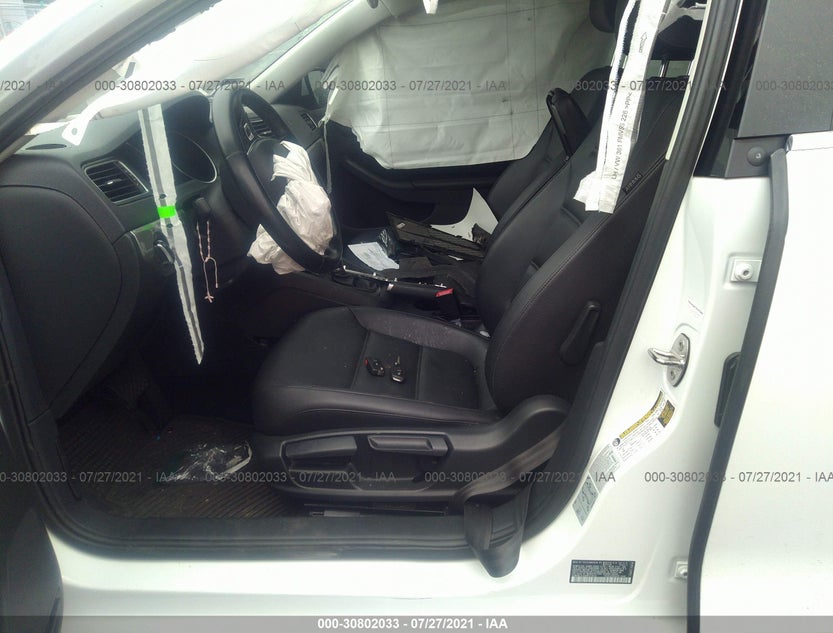 3VWDB7AJ5HM377019