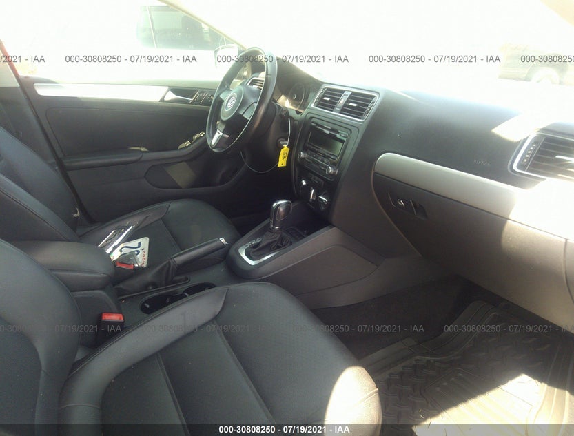 3VWDX7AJ2DM311913